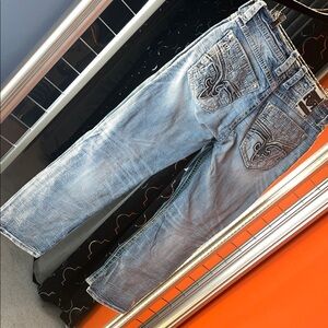 Authentic Rock Revival Prewitt Straight Leg Distressed Denim 💎